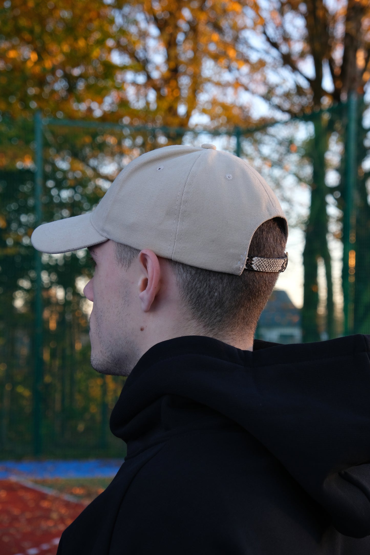 Czapka z daszkiem "La classe non è acqua" - beżowa